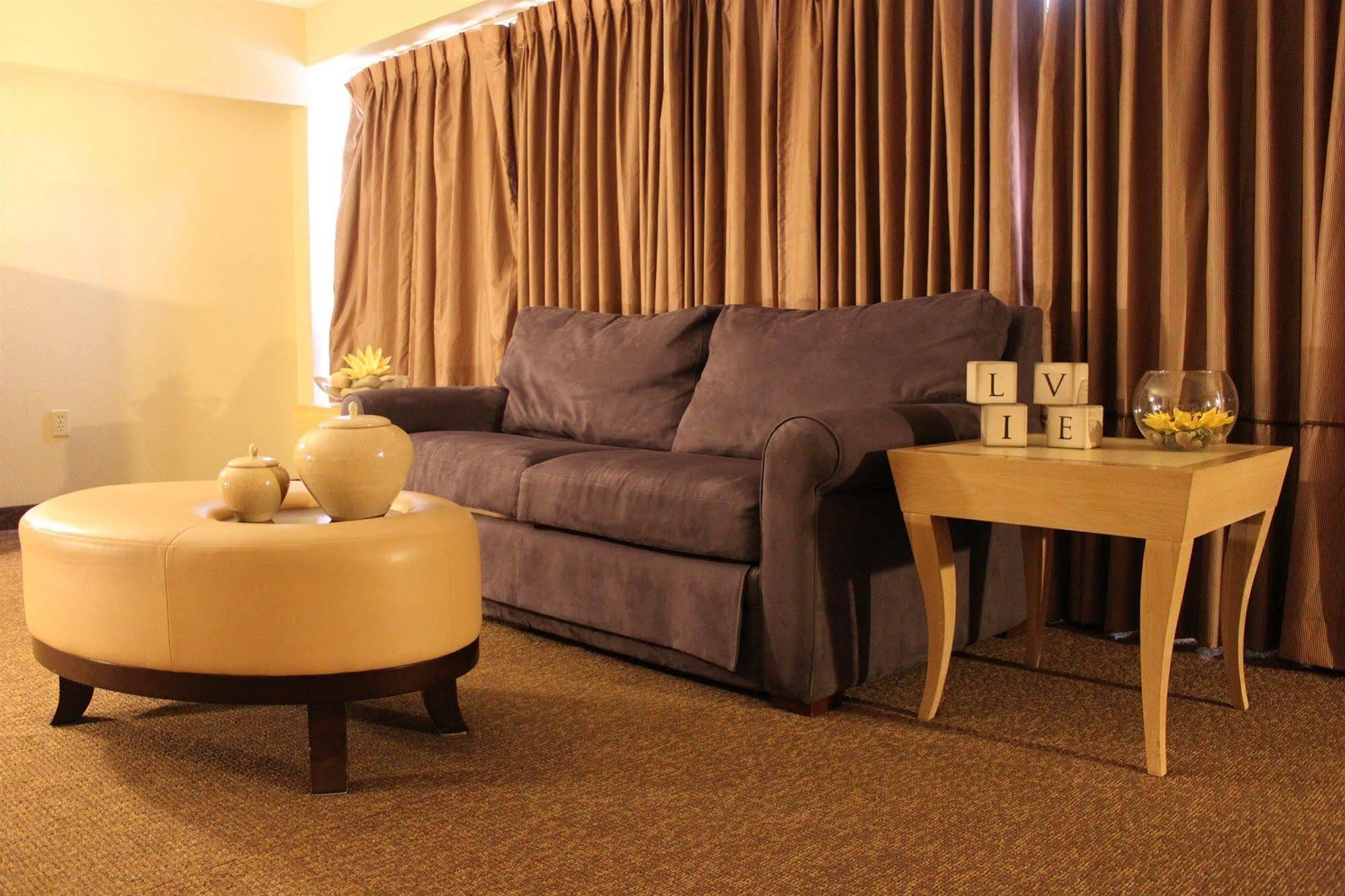 אירי The Avalon Hotel And Conference Center מראה חיצוני תמונה