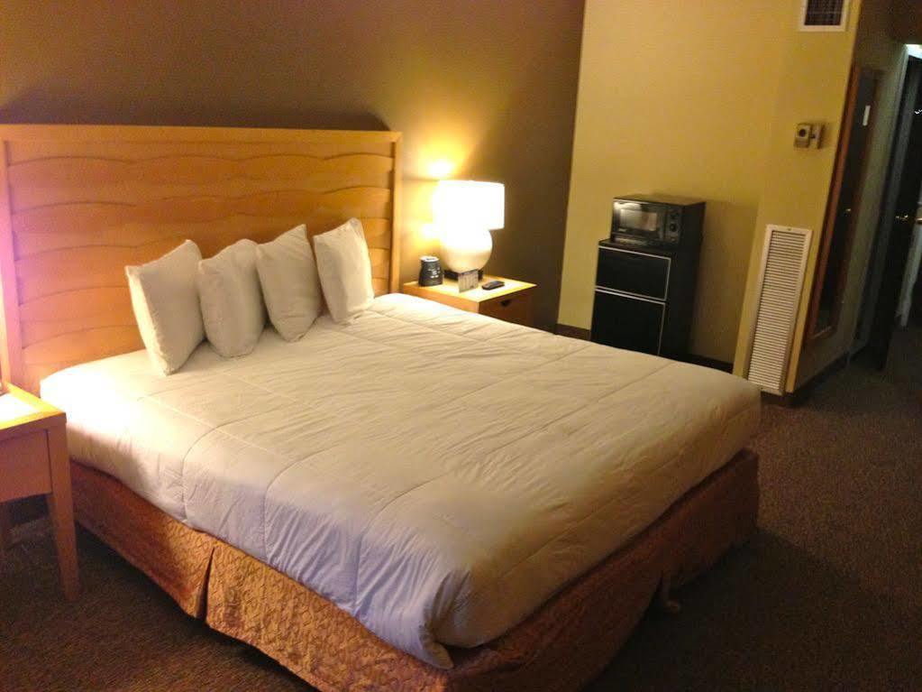 אירי The Avalon Hotel And Conference Center מראה חיצוני תמונה