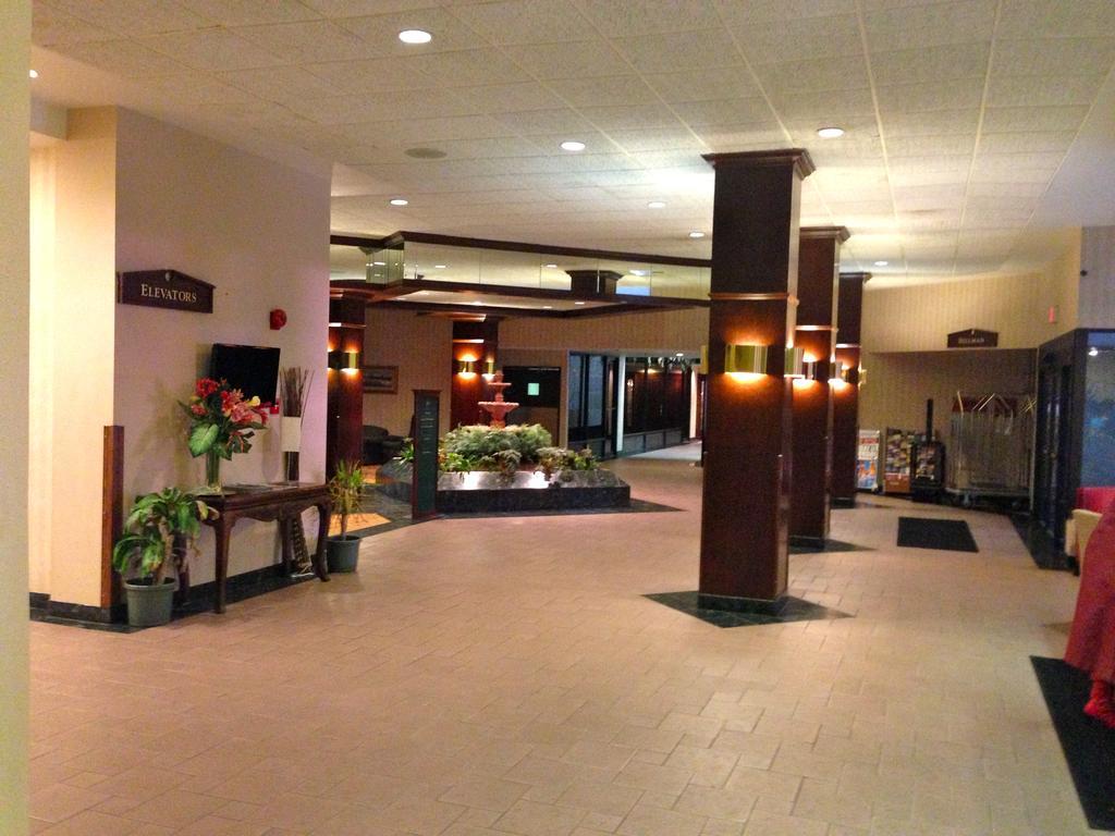 אירי The Avalon Hotel And Conference Center מראה חיצוני תמונה