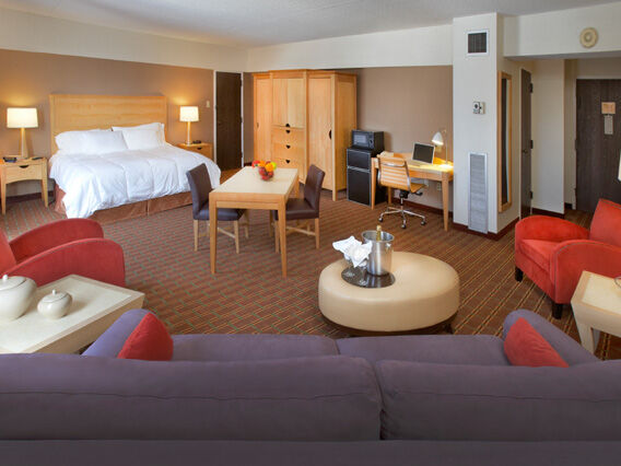 אירי The Avalon Hotel And Conference Center מראה חיצוני תמונה
